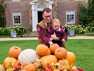 Pumpking displays outside the house at Hinton Ampner