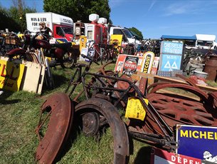 Spring Autojumble at Beaulieu