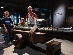 Meet the Tudors: Wicked weapons and the Tudors at war at The Mary Rose