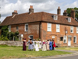 Visitors outside Jane Austen's House 