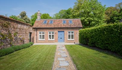 Trafalgar Gardens - a New Forest Holiday Cottage