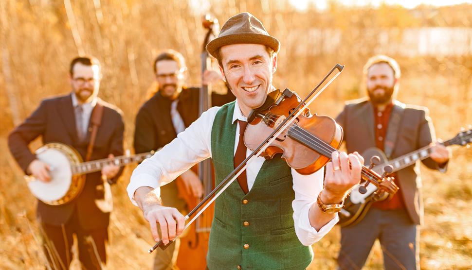Fiddling Wiz - Gordie MacKeeman & His Rhythm Boys at Forest Folk - North Boarhunt Village Hall Fiddling Wiz - Gordie MacKeeman & His Rhythm Boys at Forest Folk - North Boarhunt Village Hall