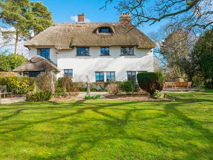 Thatchby Oak, New Forest Cottages