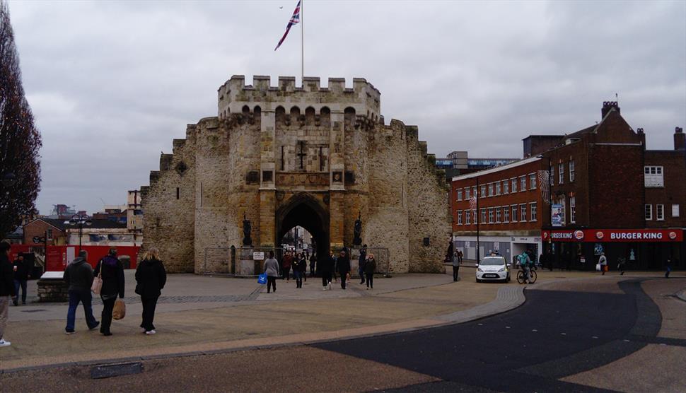 Southampton in WW2 Guided Walk with Southampton Tourist Guides