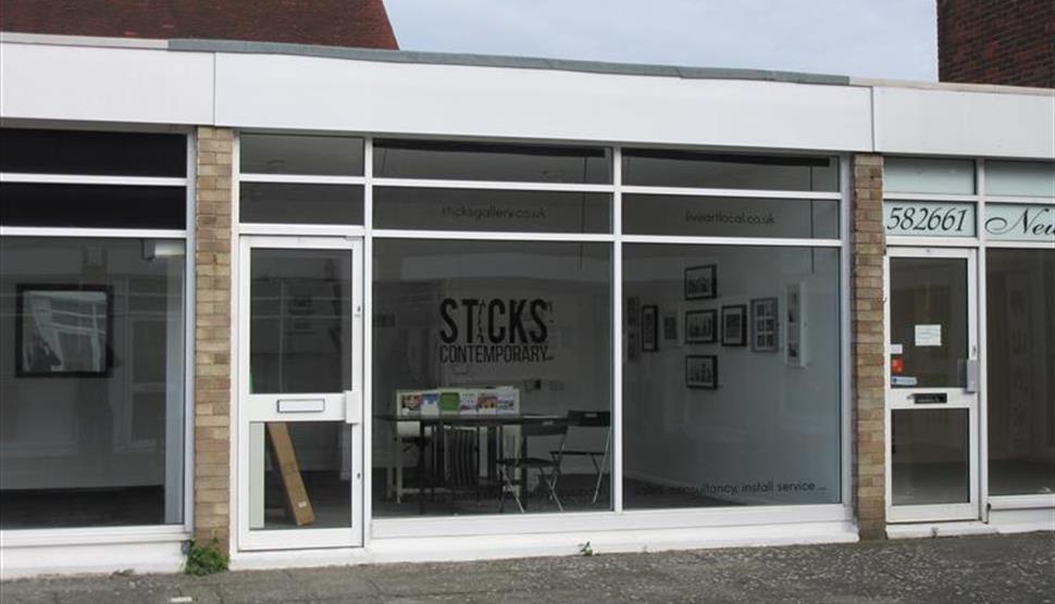 Cafe Conversations: Nature's Influence on the Creation of Art at Sticks Contemporary