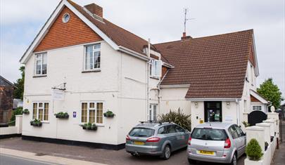 The Maples Guest House in Hythe