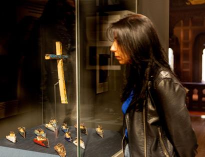 Christmas Fair and Artist Talk at Hastings Museum & Art Gallery