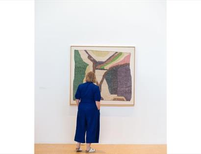 Relaxed morning exhibition visit