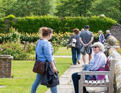 Afternoon tea and garden tour