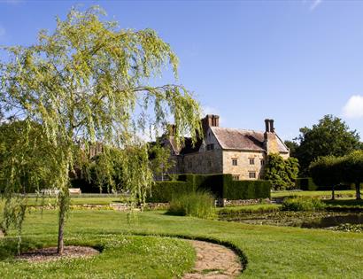 British Tapestry Group Weaving Exhibition at Bateman's