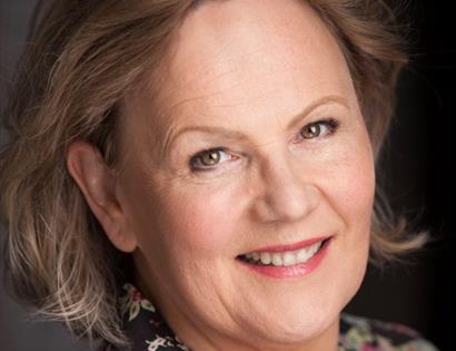 Headshot portrait of soprano Louise Winter. (C) Jamie Capewell.