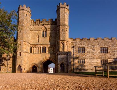 a photograph of battle abbey courtyard.