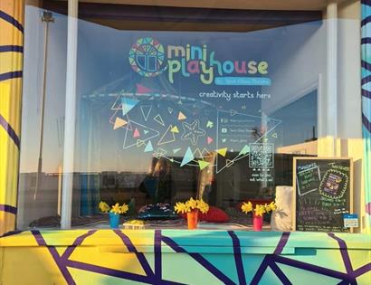 London Coffee and Play | Spun Glass Theatre