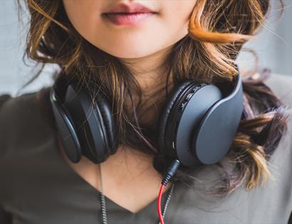 Free Youth Songwriting Masterclass with Guy Chambers