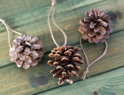 Make your Christmas Tree Decs at The Bale House