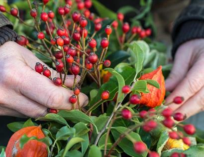 Wreath Making with Kent Florists Blooming Green