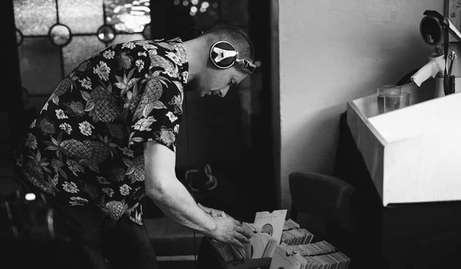 Andy Smith, who will be performing at the Marina Fountain in St Leonards, Hastings, this Music Month.