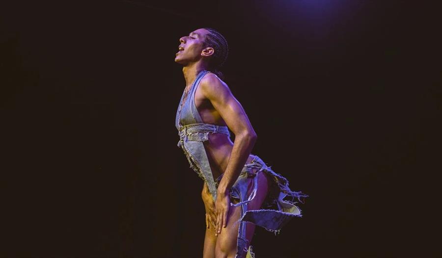A scratch night for daring performance