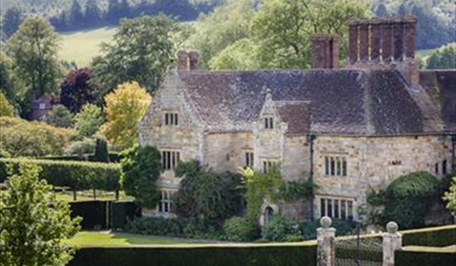 Bateman's Guest Book trail