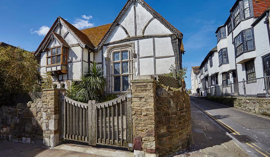 Historic Hastings Walk and Street Theatre