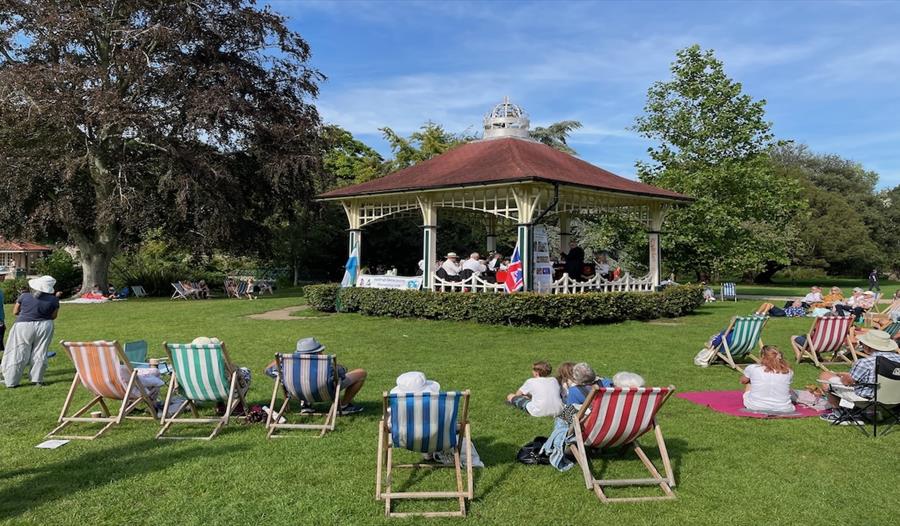 Alexander park with people in sun chairs