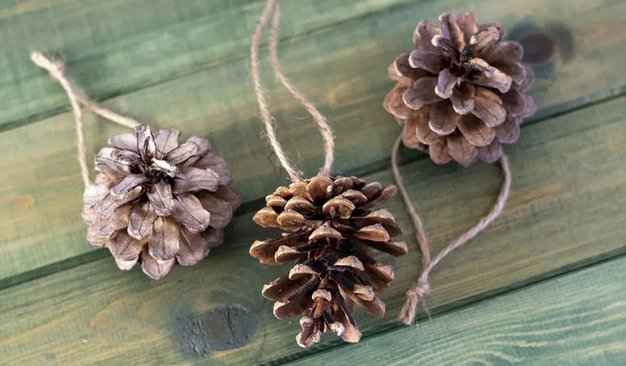 Make your Christmas Tree Decs at The Bale House