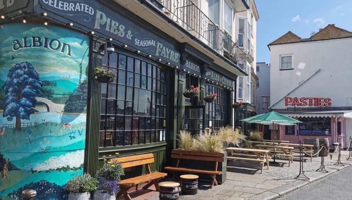 The Albion, Hastings