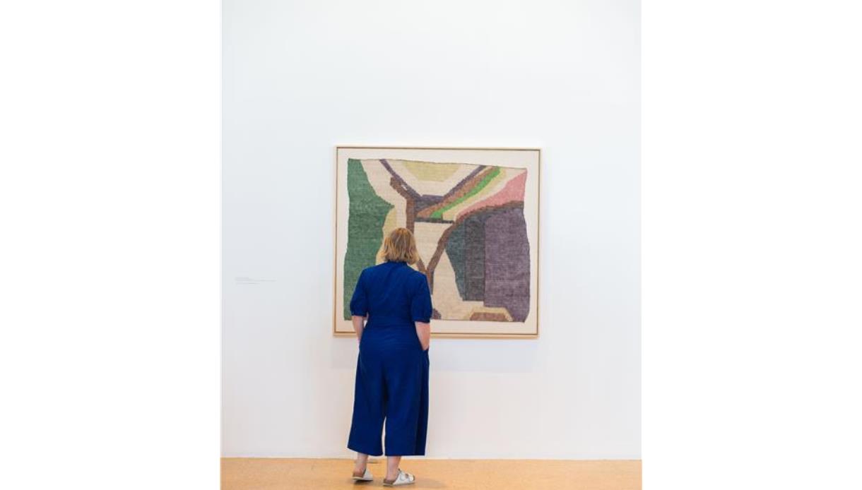 Relaxed morning exhibition visit