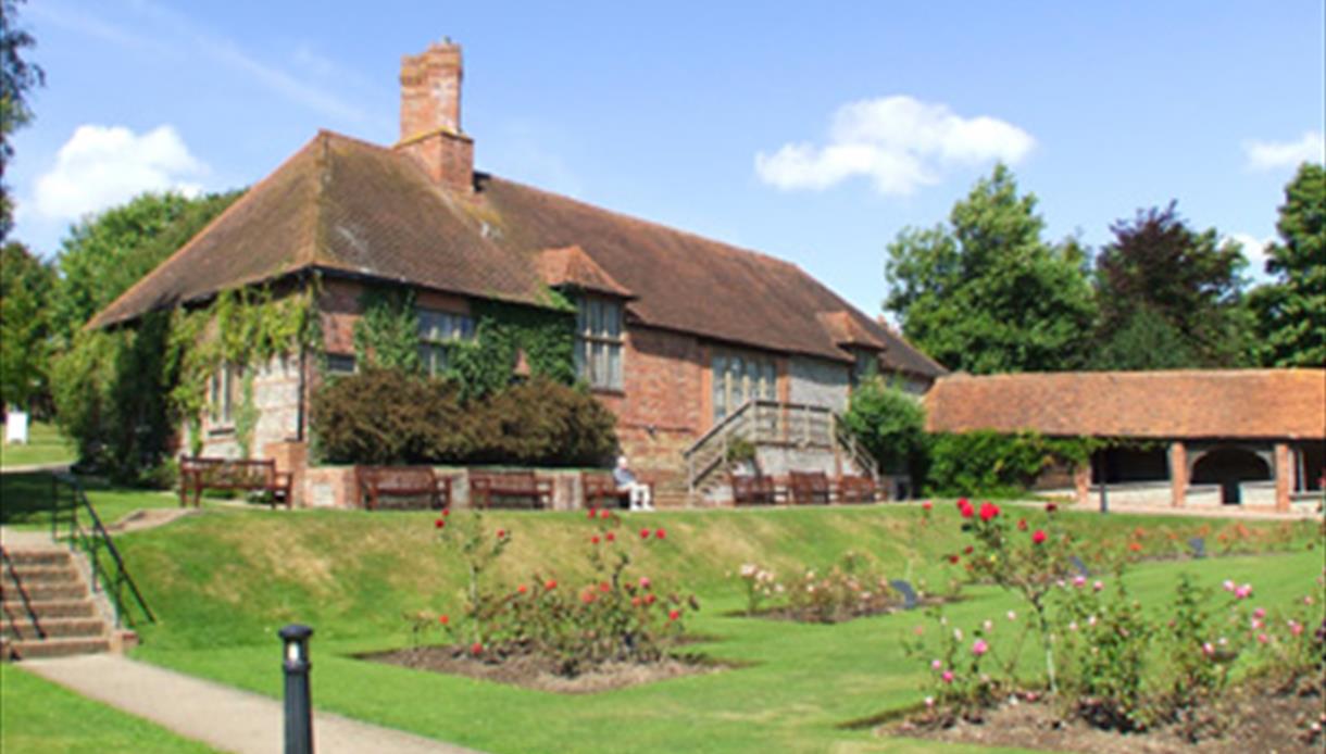Manor Gardens, copyright TLindfield/BStorkey