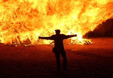 BATTLE BONFIRE BOYES GUY FAWKES CELEBRATIONS