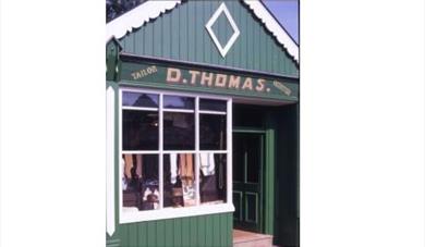 Behind The Scenes : Tailor's Shop