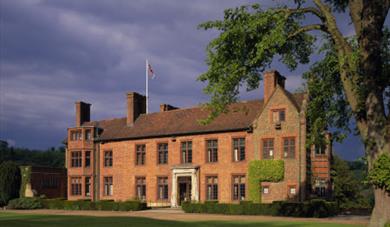 VE Day 80. Outdoor Cinema: Operation Mincemeat at Chartwell - National Trust