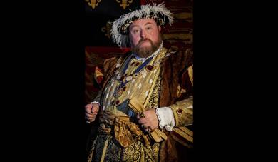 Friday Twilight - Divorced, Behead, Died: An Audience with King Henry VIII