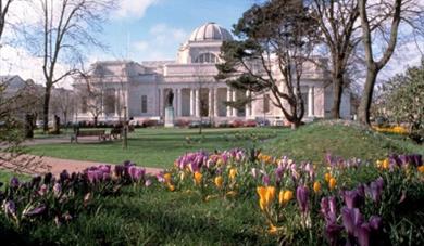 Lunchtime Talk: The making of A History of the World in 100 Objects