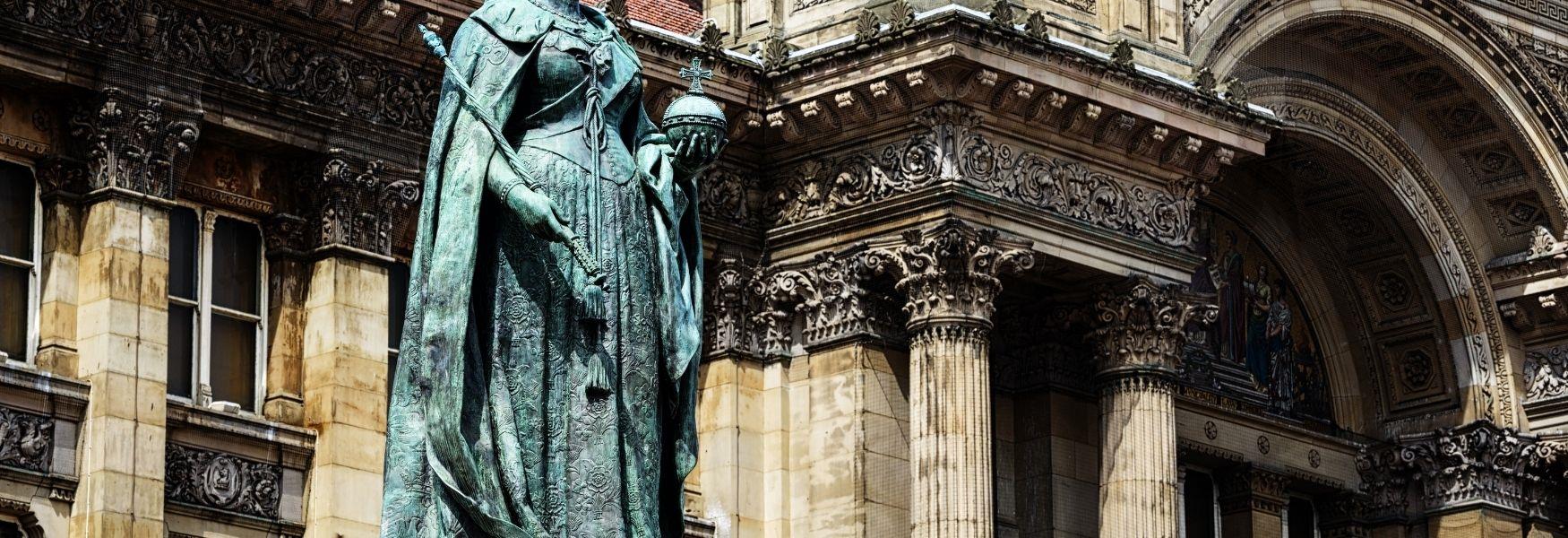Victoria statue