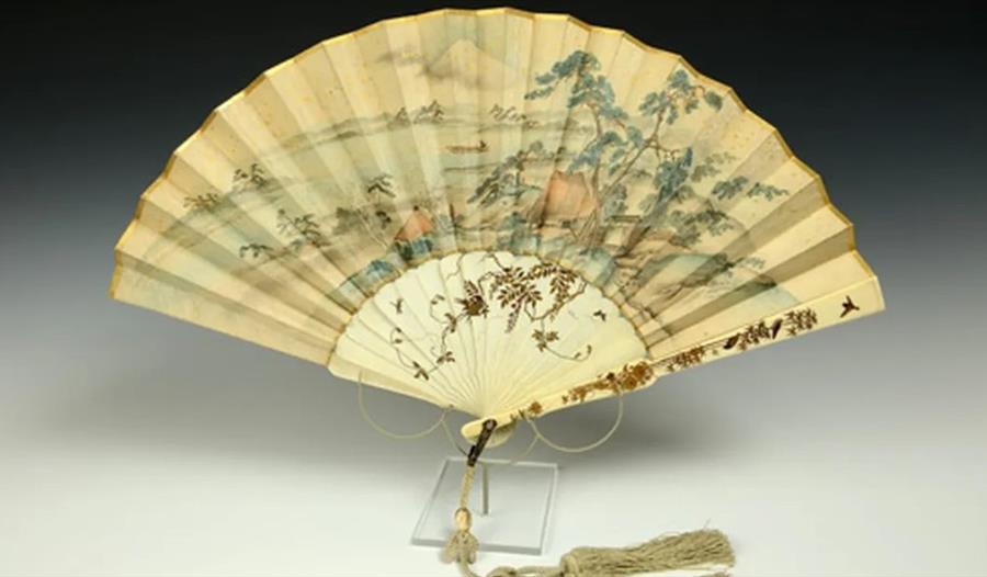 A Japanese fan