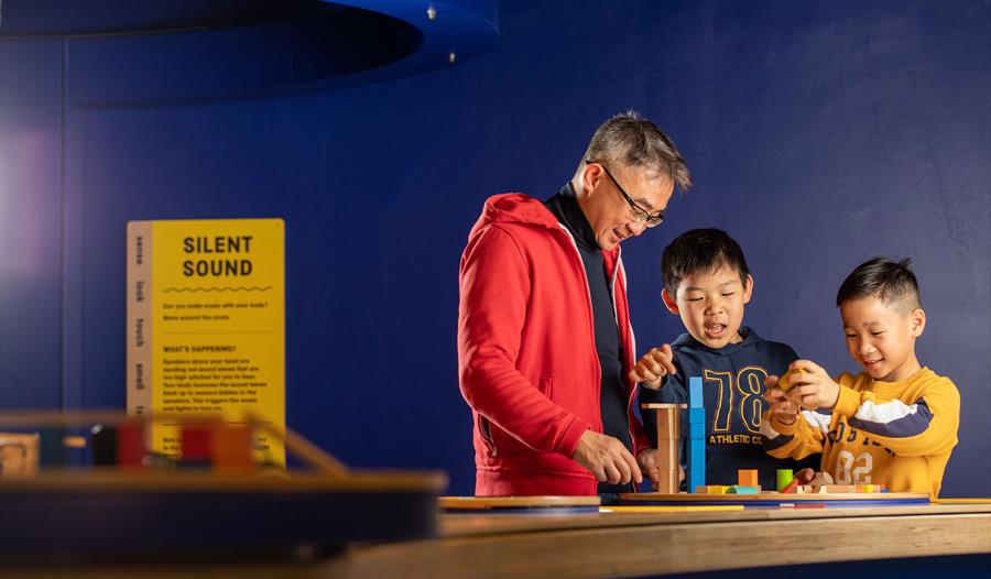 Family in Experiment gallery