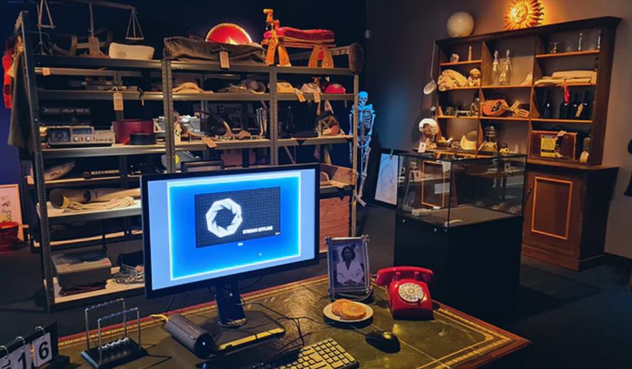 The Ministry of Time Travel: The 1671 Crown Jewels Heist