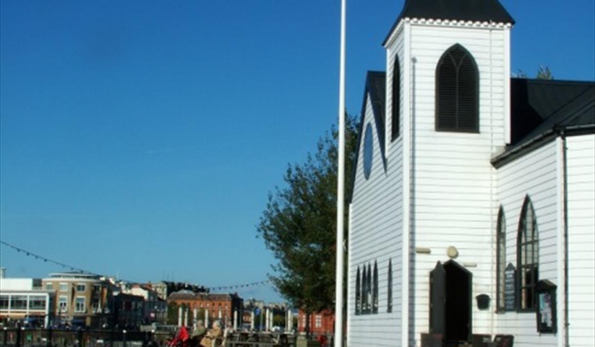 Swn Presents MV & EE with The Golden Road