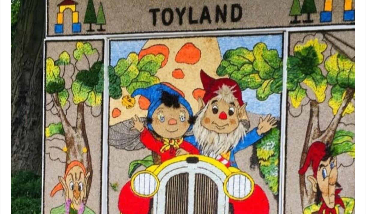 Etwall Well Dressings