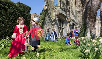 Children dressed as knights and princesses