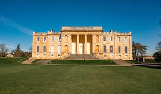kimbolton castle from the outside