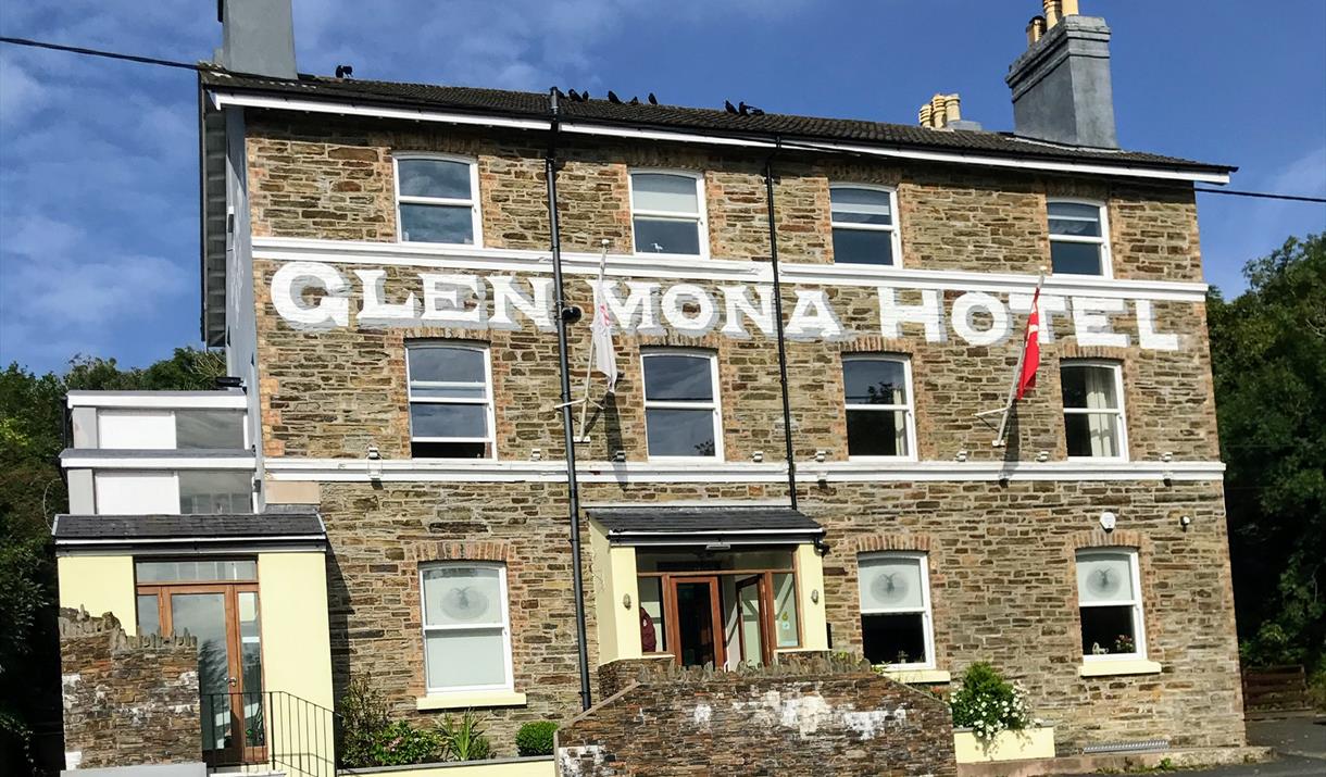 The Glen Mona Hotel is a traditional stone built Manx building. Three suites of rooms are available on the Second floor, which are accessible via step