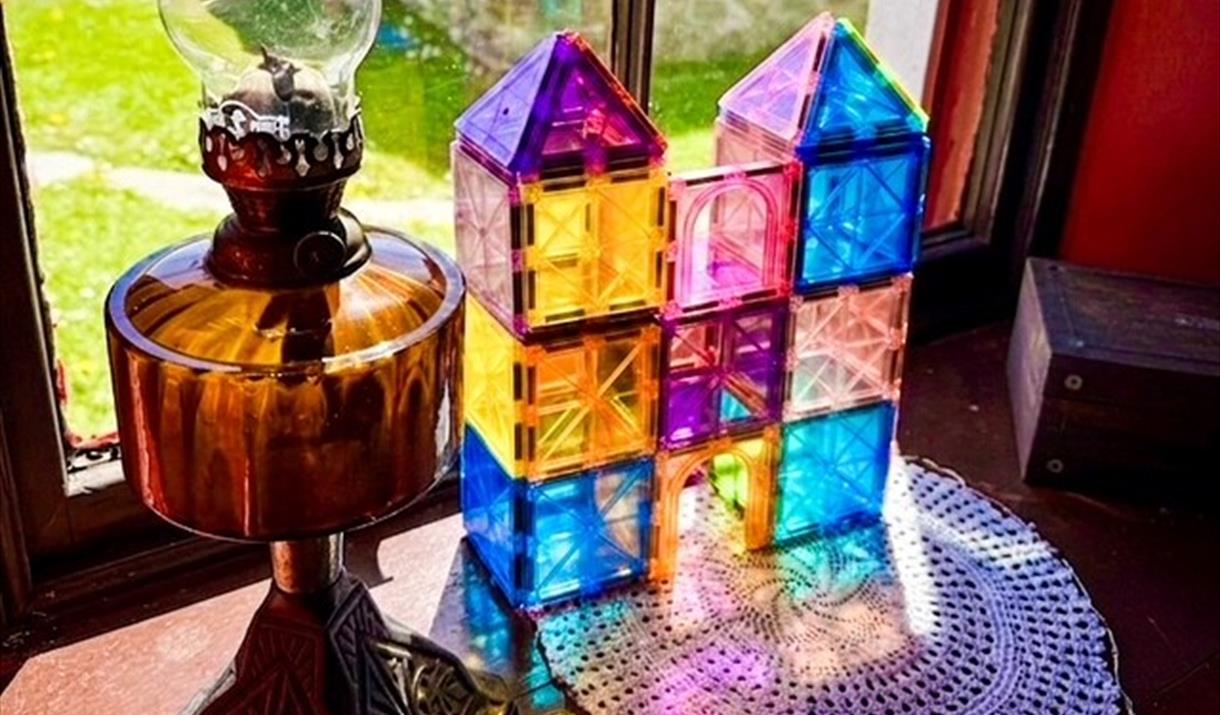 Magnet Mania: Little Magnetic Village