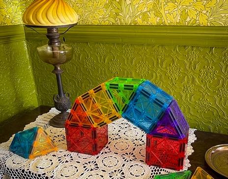 Magnet Mania: Victorian Adventures