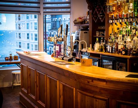 HQ Bar & Restaurant - (Mereside, Glen Mona & Rosslyn)