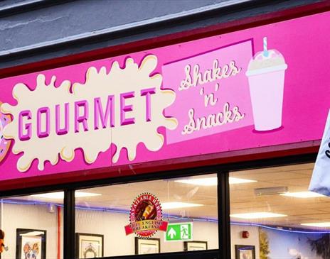 Gourmet Shakes and Snacks