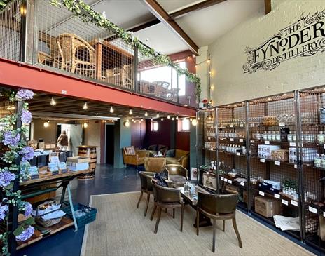 The Fyn Bar & Shop, The Fynoderee Distillery