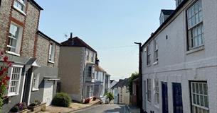 Isle of Wight, Accommodation, Self Catering, COWES, 26 Sun Hill, Street View