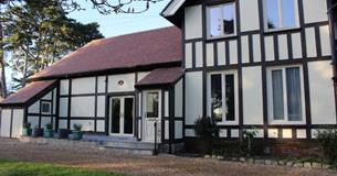 Isle of Wight, Accommodation, Bodwen Corner, Wootton, Ryde, Outside image.